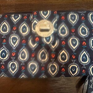 Vera Bradley Quilted Turnlock Wallet – Navy Paisley